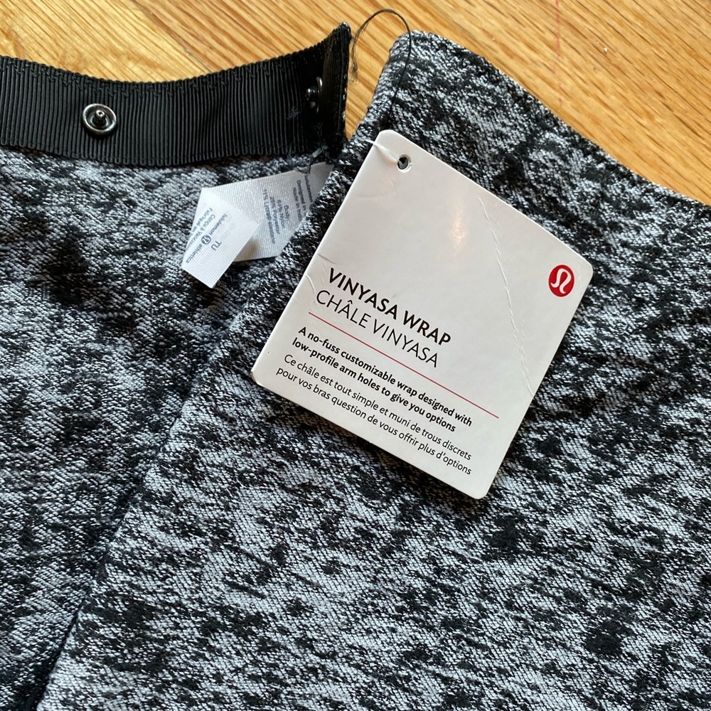 Lululemon 🍋 Vinyasa Wrap Scarf - Picture 3 of 4